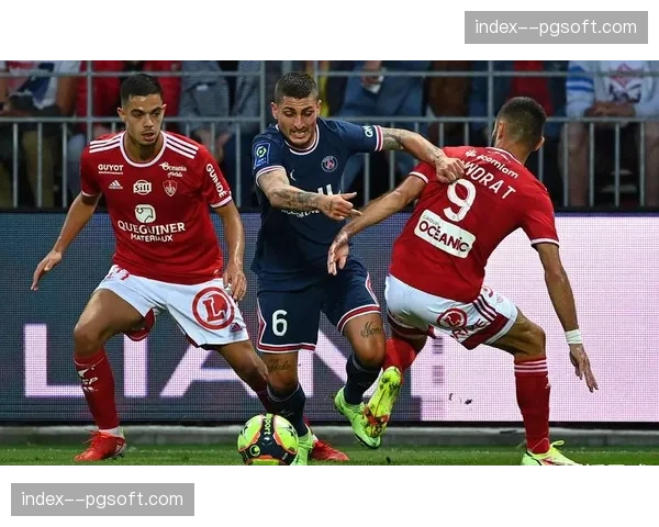 里昂2-0尼斯豪取13连胜，托利索纳尔特各入一球